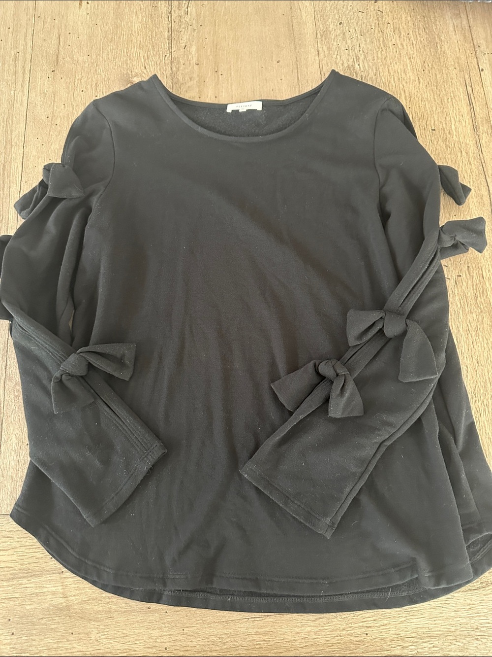 Pleione Black Long Sleeve Bow Sleeve Top